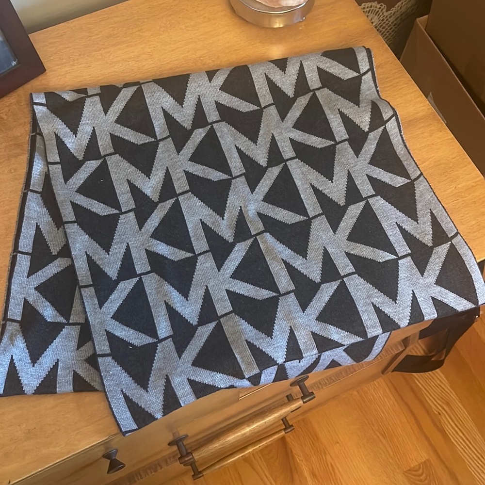 Michael Kors scarf